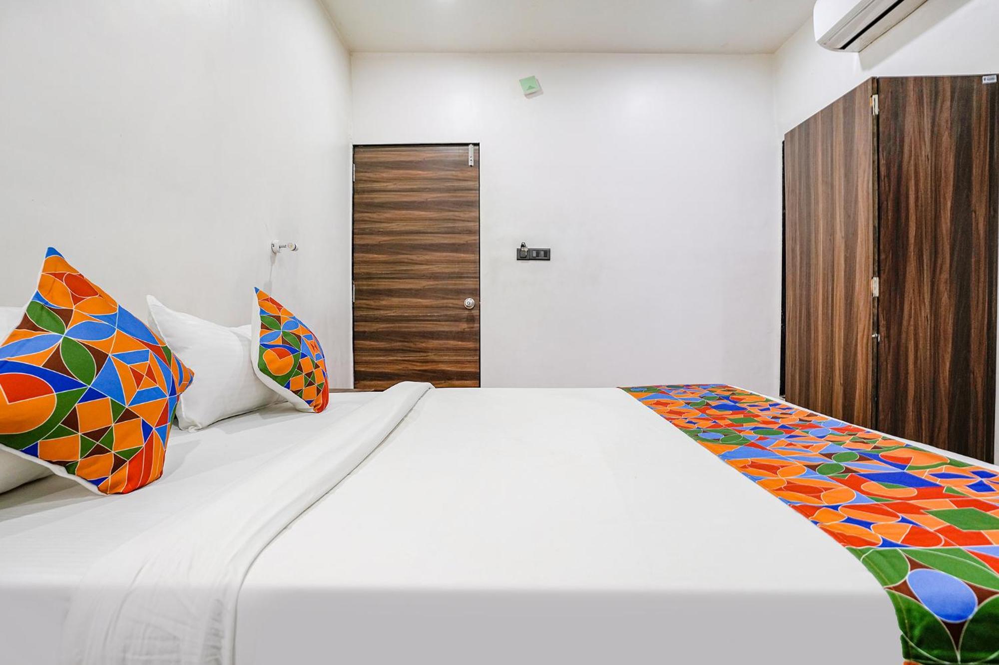 Fabhotel Lotus I Surat Exterior photo