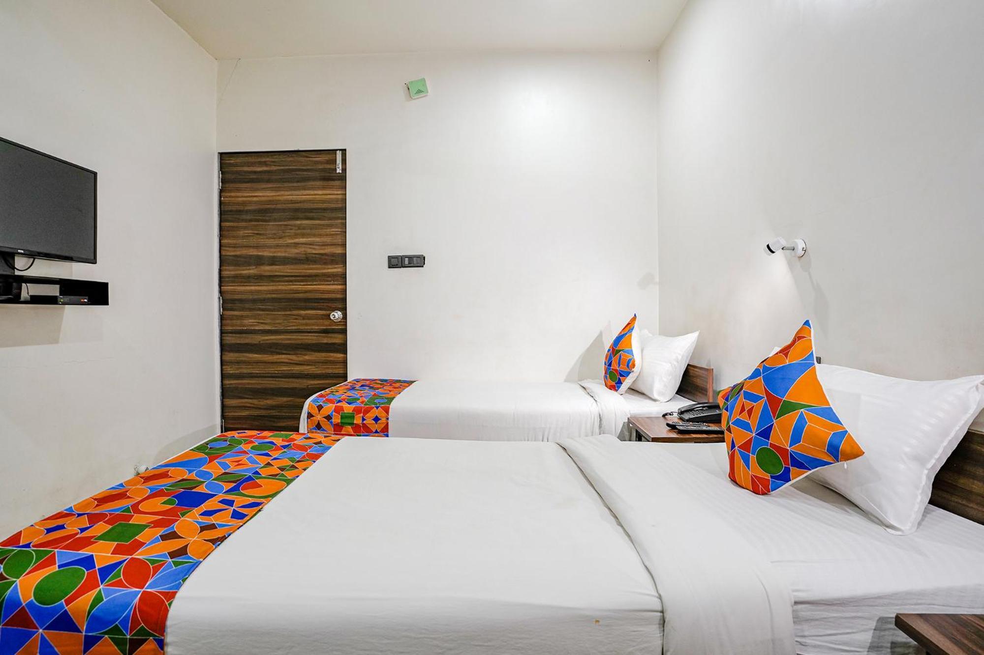 Fabhotel Lotus I Surat Exterior photo