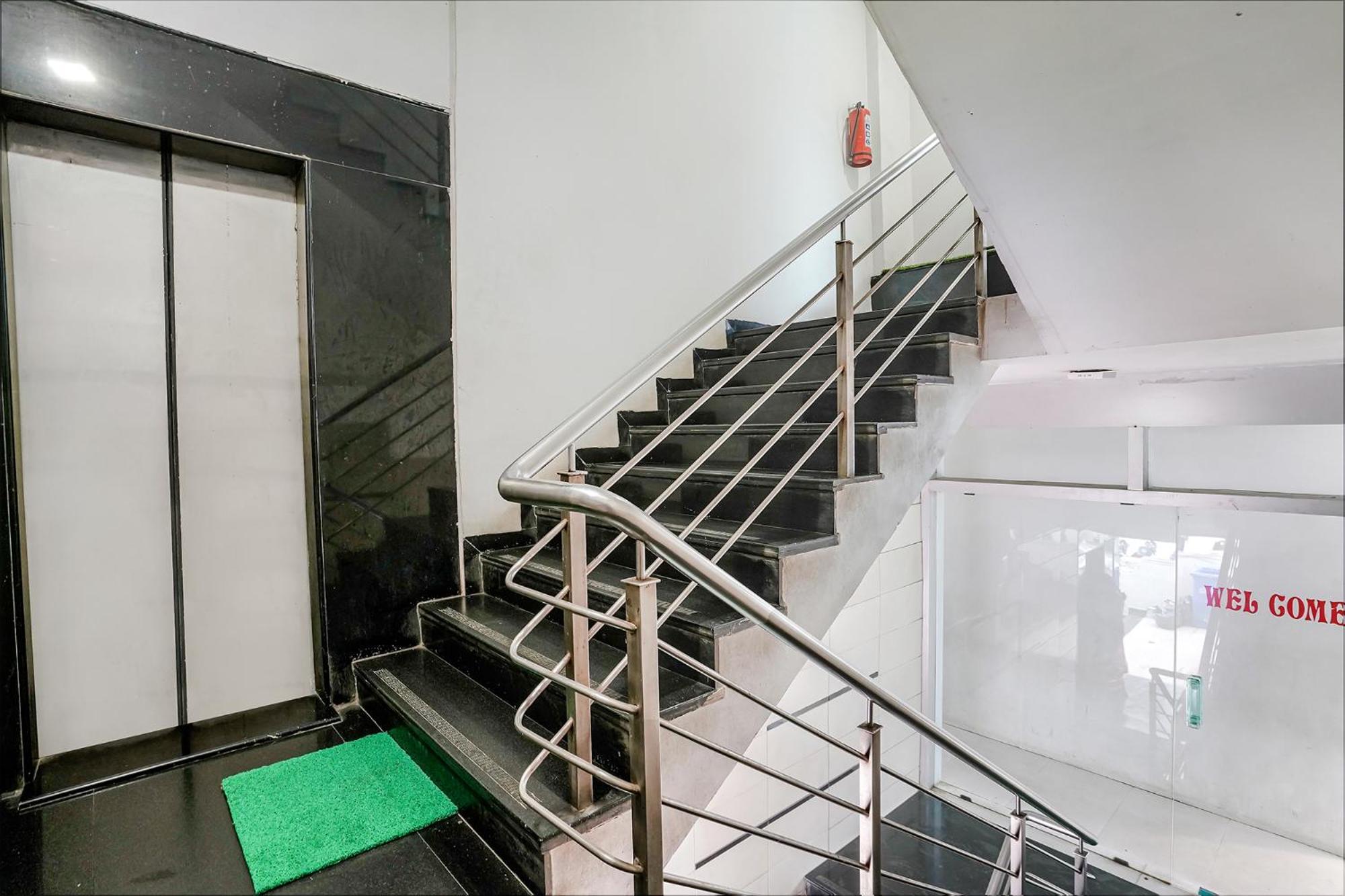 Fabhotel Lotus I Surat Exterior photo